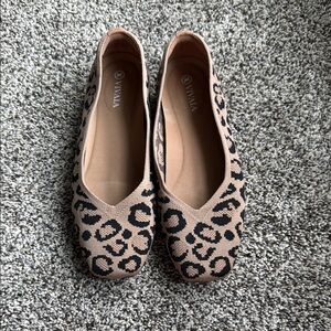 Tan and Black Leopard Print Flats Versatile Slip-On Shoes size EU 38/US 7.5